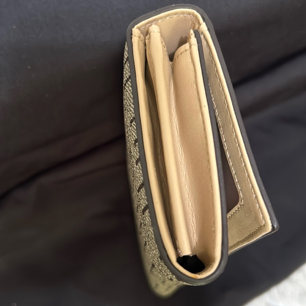 Wallet - Picture 5 of 10